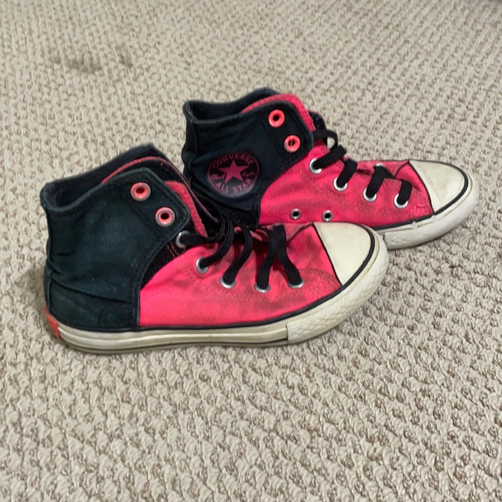 Pink converse shoes